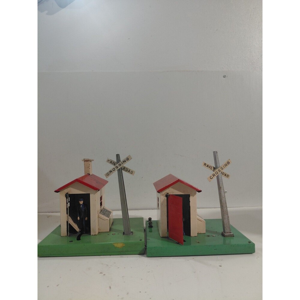 2 Lionel Train 45n O Gauge Model Railroad Accessory Automatic Gateman (Repair)
